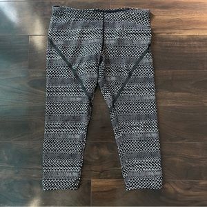 Nike Dri-Fit Capri Patterned Tights